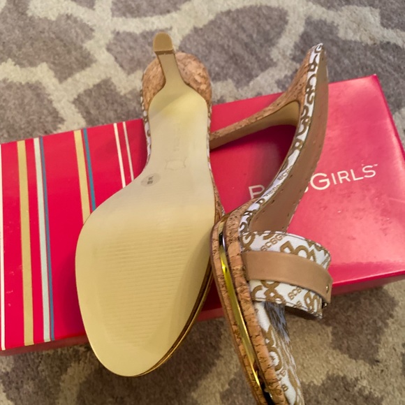 Brand new BCBG high heels size 6 - Picture 2 of 4